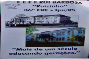 Foto - Homenagem à Escola Rui Barbosa