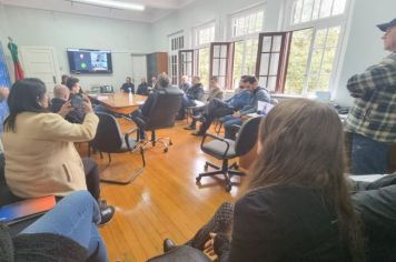 Presidente da Câmara e vereadores debatem a situação financeira do HCI