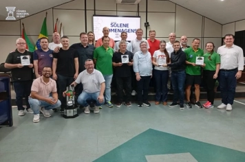 Poder Legislativo homenageia destaques esportivos e comunitários na primeira Sessão Solene de dezembro