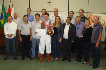 Vereadores prestam homenagem ao Vice-Campeão Estadual de Chula
