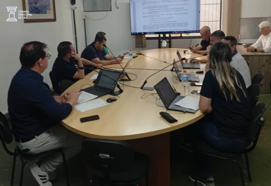 Comissão de Finanças e Orçamento define presidência e inicia análise de contratações para a Educação em 2026