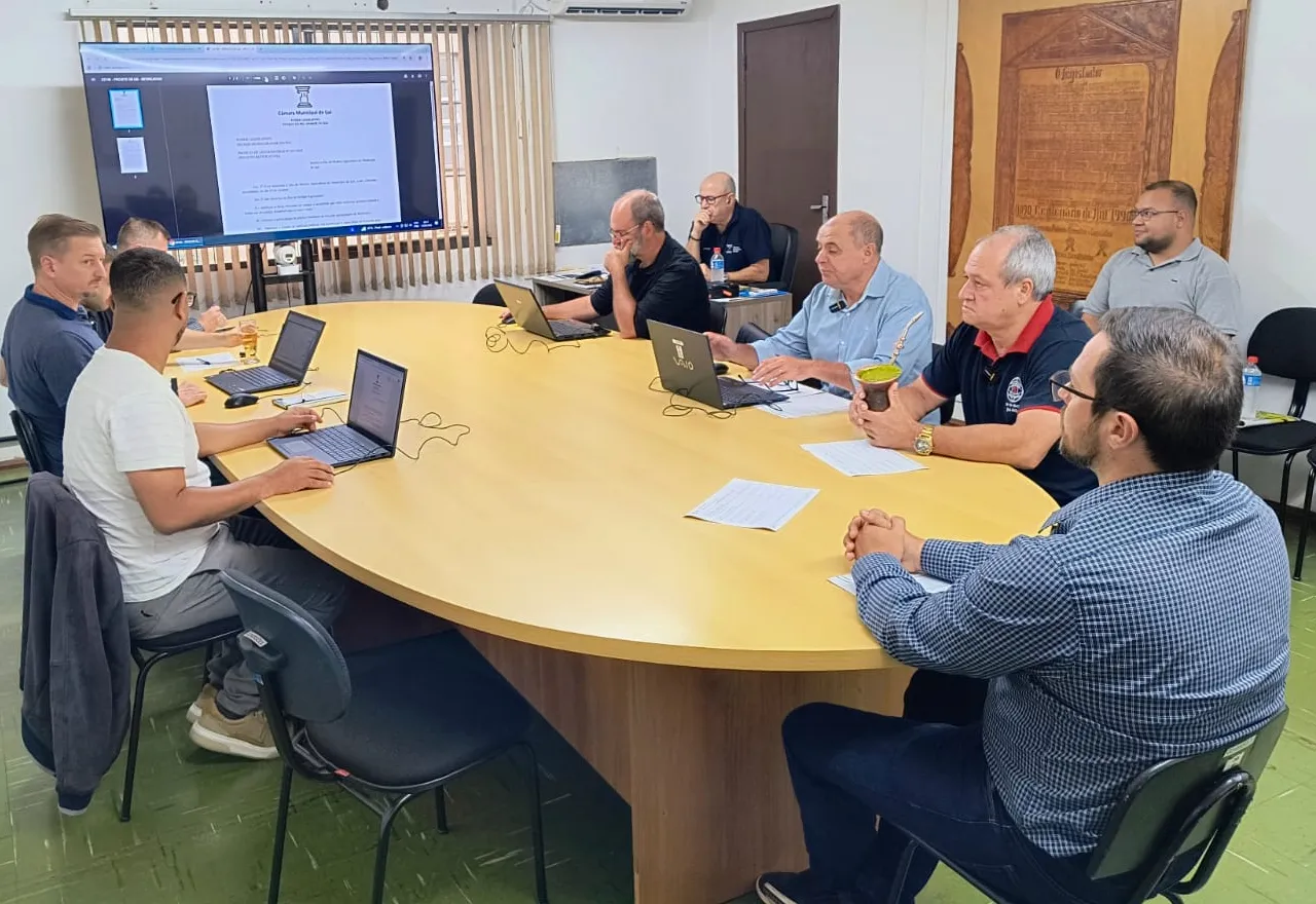 Comissão de Políticas Públicas recebe secretário do Desenvolvimento Rural e representantes da educação municipal