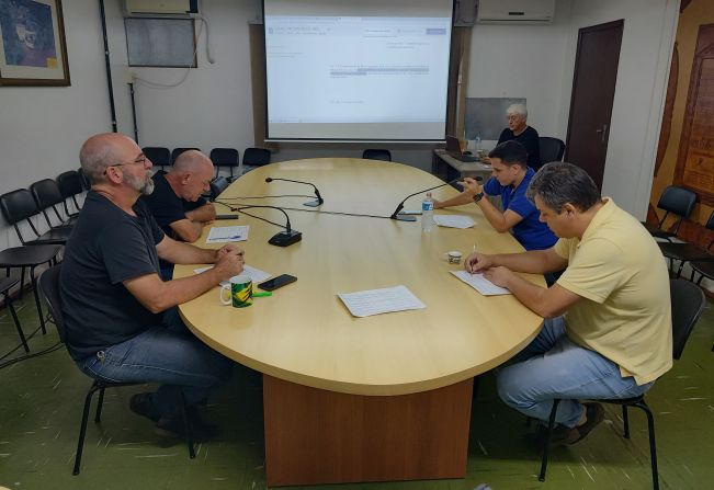 CCJ analisa Projetos de Lei do Poder Executivo e Legislativo