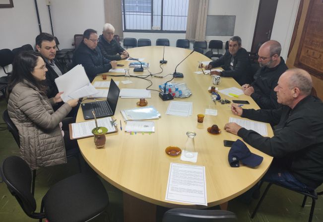 CCJ delibera pareceres a Projetos de Lei do Executivo e Legislativo