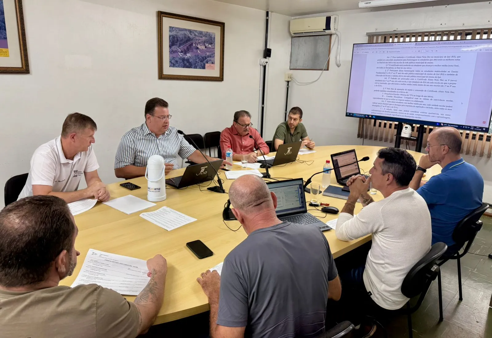 Comissão de Constituição e Justiça analisa dez projetos em retorno das atividades