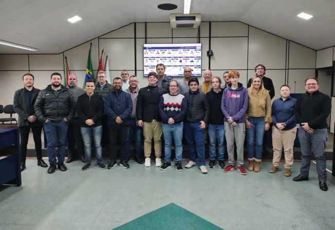 Ordem DeMolay aborda na tribuna as atividades filantrópicas ao longo de seus 29 anos de atuação em Ijuí