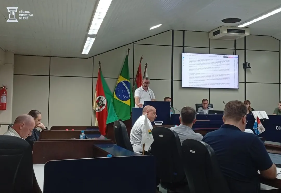 Câmara de Ijuí aprova contratações emergenciais para a educação e debate valorização do magistério