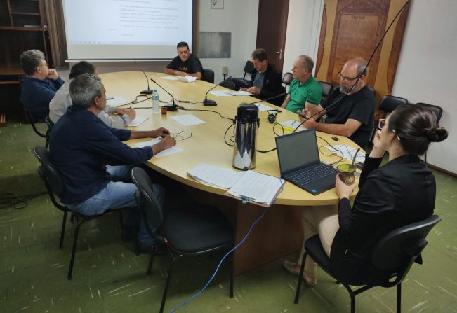 CCJ debate Projeto que modifica a vida útil da frota do transporte escolar de Ijuí