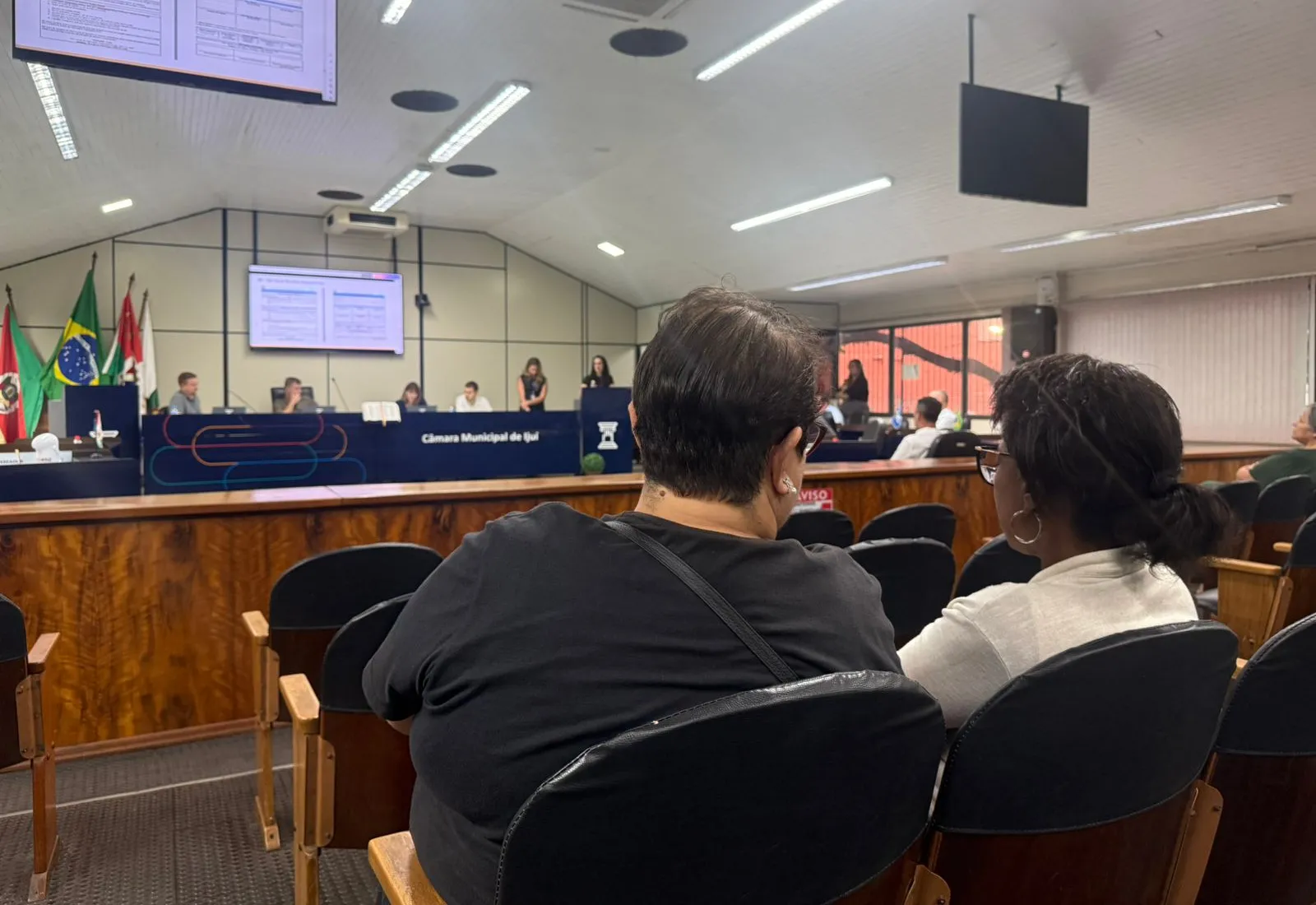 Sessão da Câmara de Vereadores aborda o combate à Dengue e suspende decreto do Poder Executivo sobre emendas impositivas