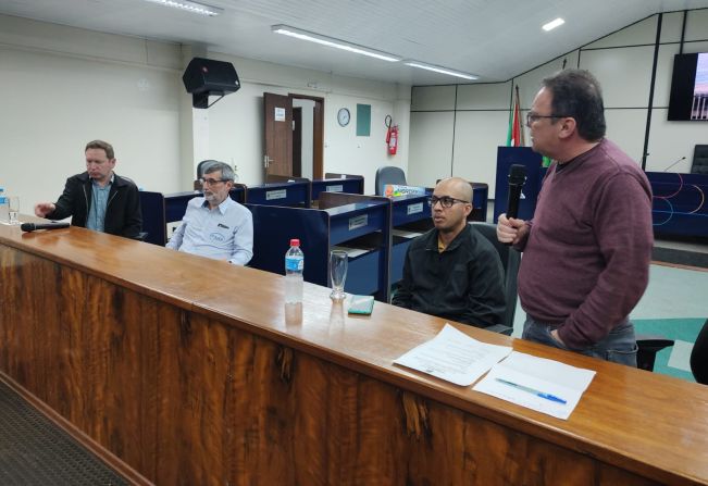 Audiência Pública debate os alinhamentos dos fios nos postes de luz