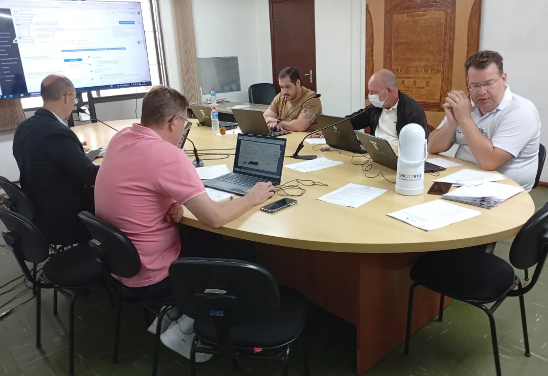 Reunião da CCJ avança em Projetos e arquiva propostas com Inconstitucionalidade