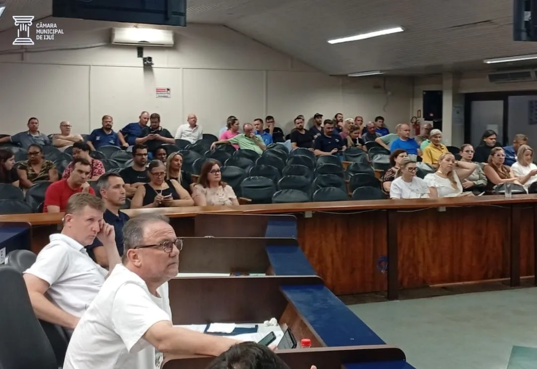 Sessão Plenária Ordinária analisa projetos, proposições e pautas de interesse da comunidade