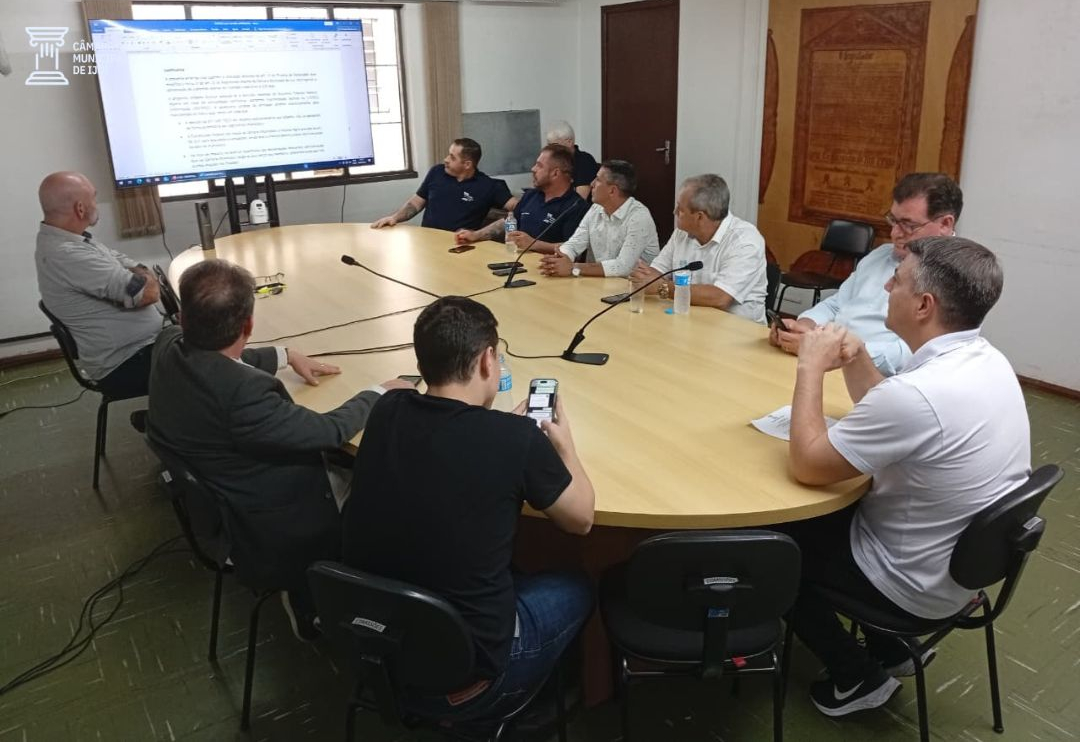 Comissão Especial do Regimento Interno delibera sobre projetos que alteram normas da Câmara Municipal de Ijuí