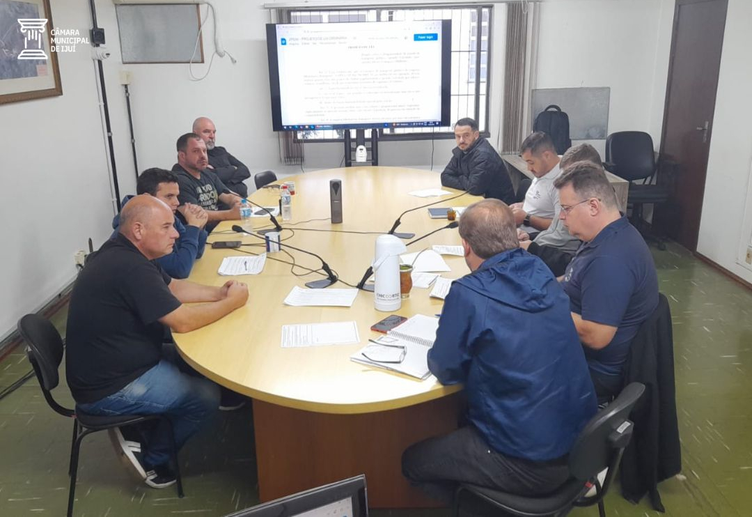 Projeto de Lei sobre paradas de transporte público é debatido pela CCJ