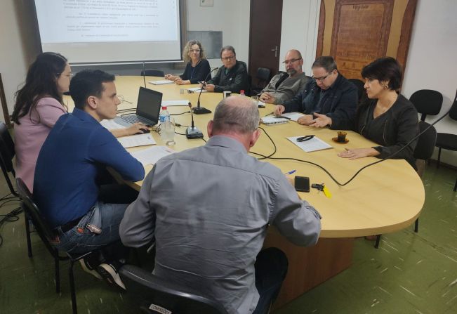 CCJ analisa projeto que autoriza o Poder Executivo contratar serviçais por tempo determinado